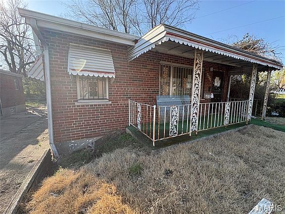 3rd image of 4414 Dryden Ave