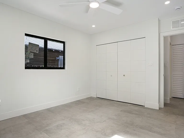 1119 W Las Olas Blvd — Photo 10