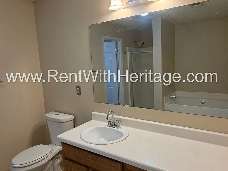 2028 Sweet Bay Dr — Photo 32