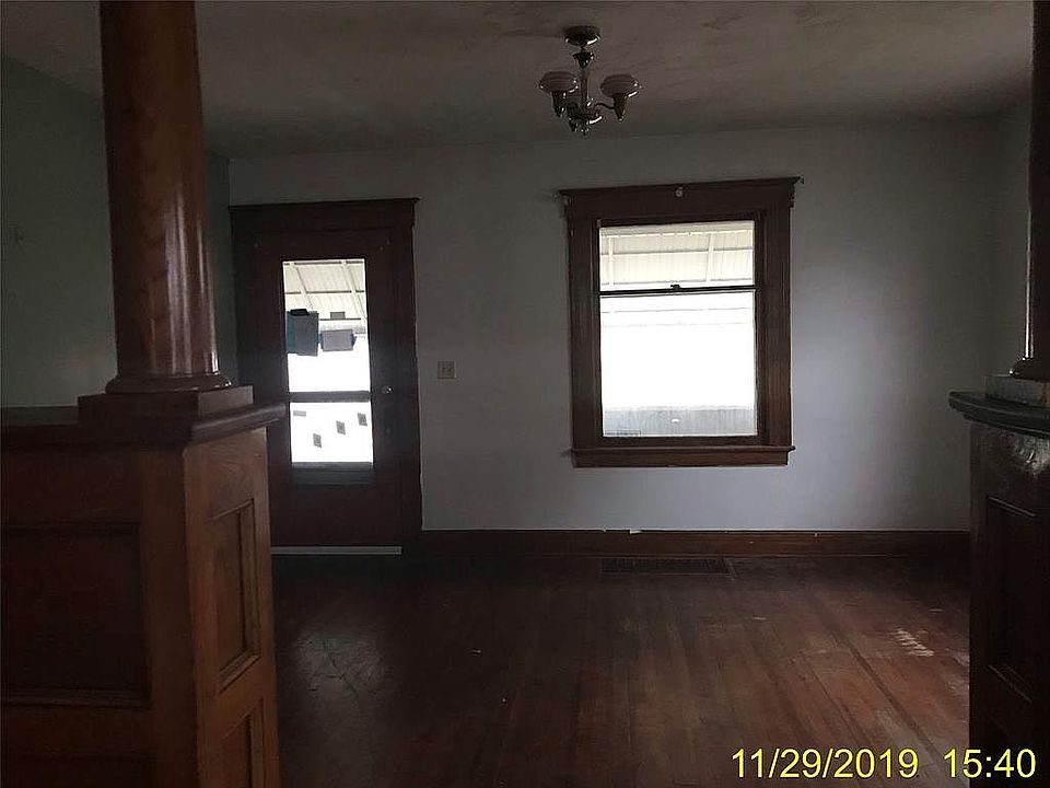 Left Side Unit, Living Rm.