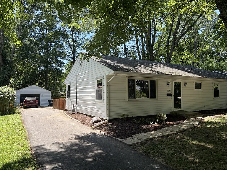 1314 Mark Trail Rd — Photo 2