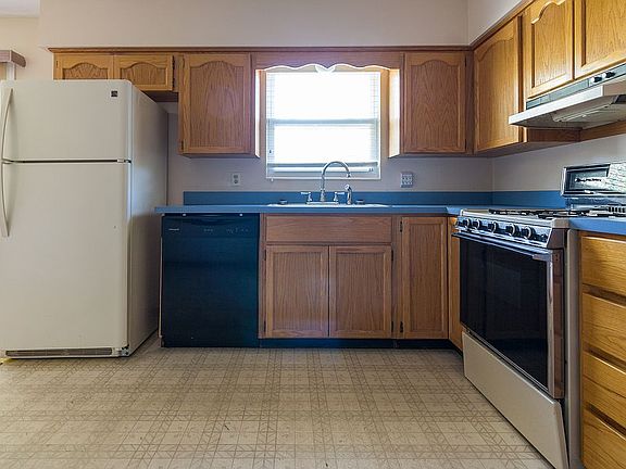 5th image of 1527 Grove Park Dr