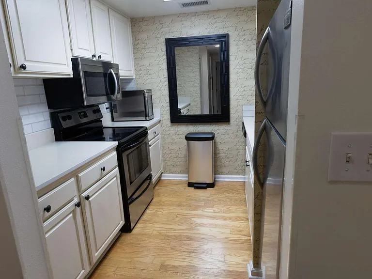 3481 Lakeside Dr NE #605 — Photo 8