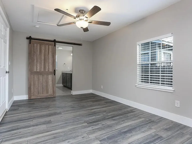 457 W Merriweather St — Photo 8