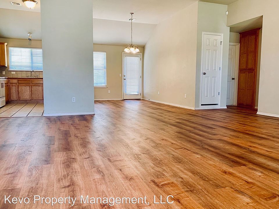 1st image of 1825 Creekside Dr