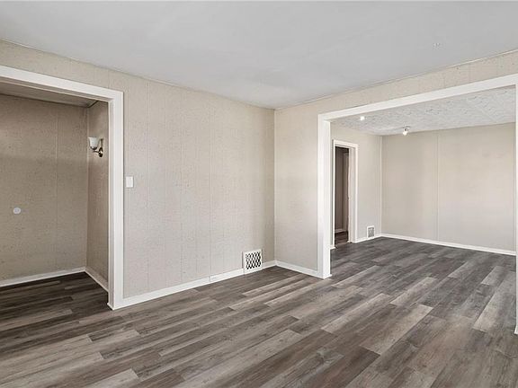 3rd image of 3927 Bellefontaine Ave