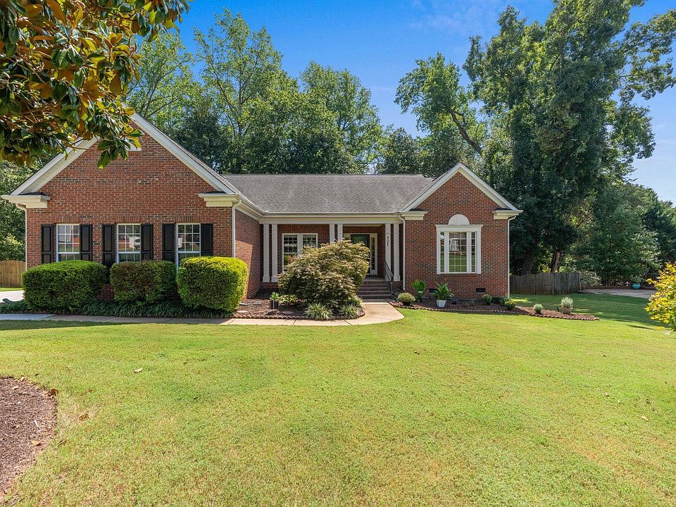 1st image of 121 Century Oaks Dr