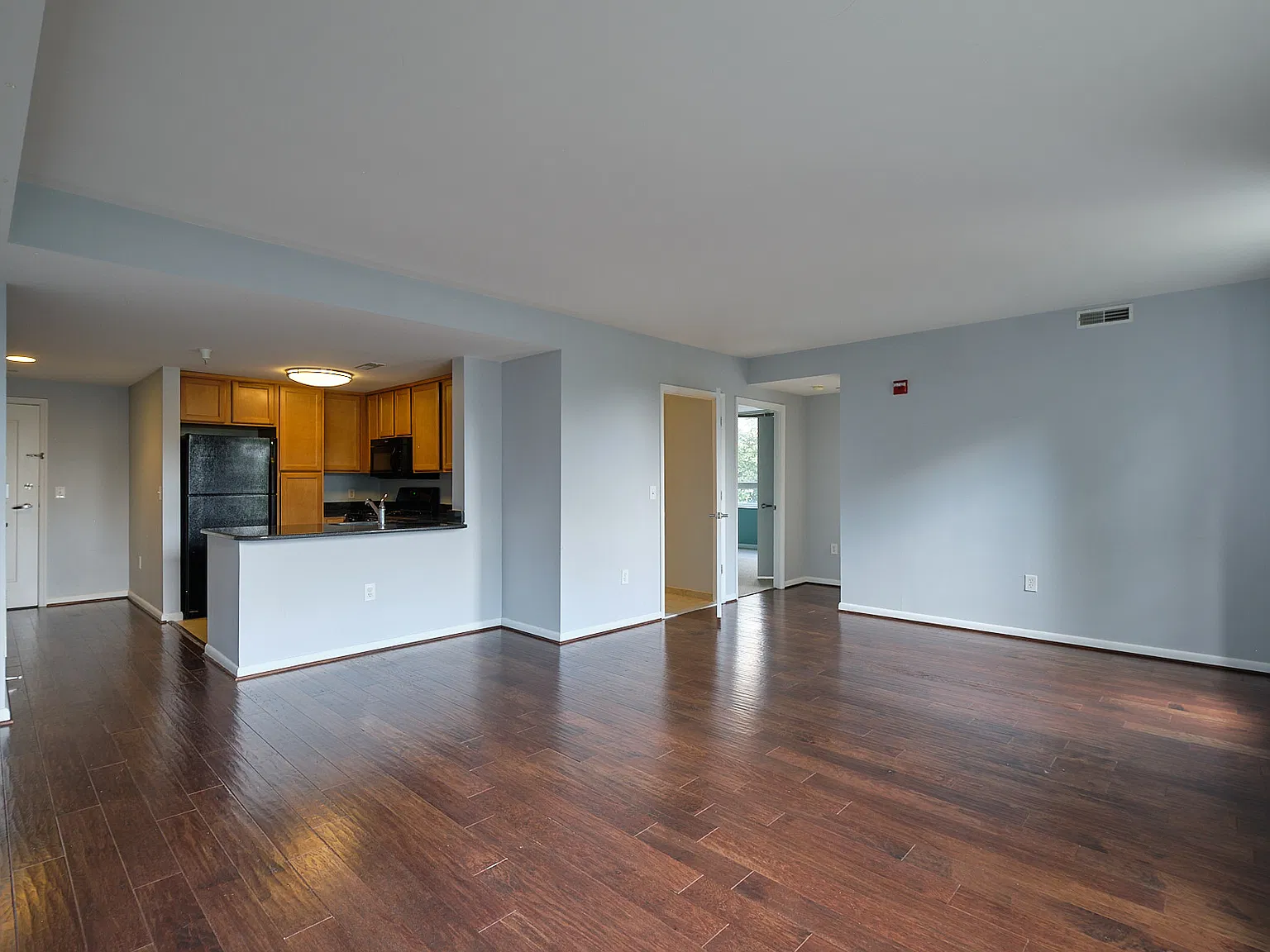 355 I St SW — Photo 2