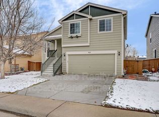 9822 Saybrook St, Highlands Ranch, CO 80126