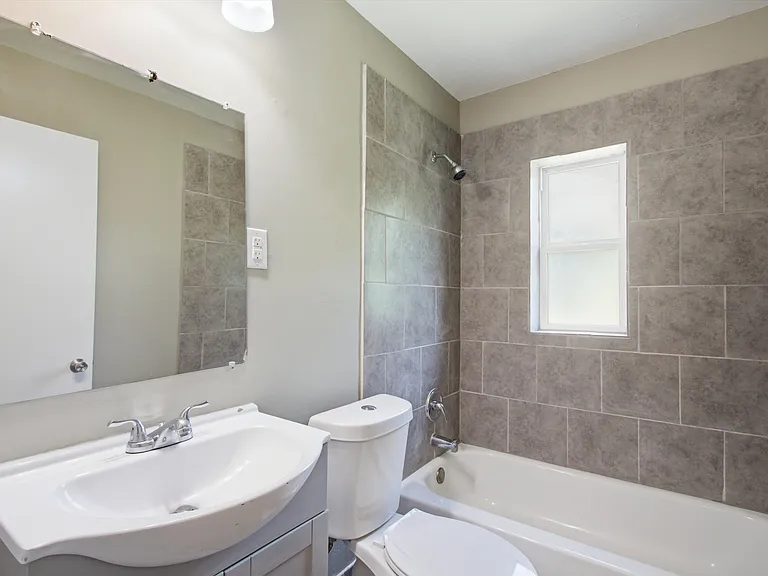 10-4301 Fredericks Ave_07232026