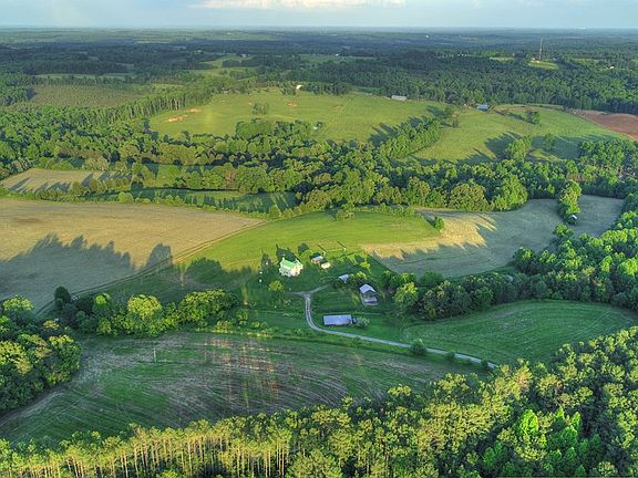 5th image of 7130 Hat Creek Rd
