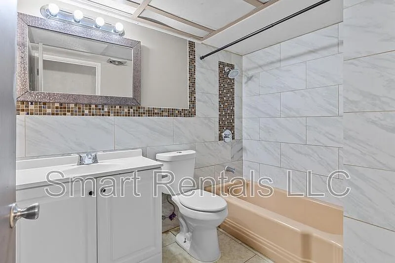 3 bed, 2.0 bath, 1881 sqft, $2,250 — Photo 3