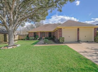 2209 Saint James Pl, Pearland, TX 77581