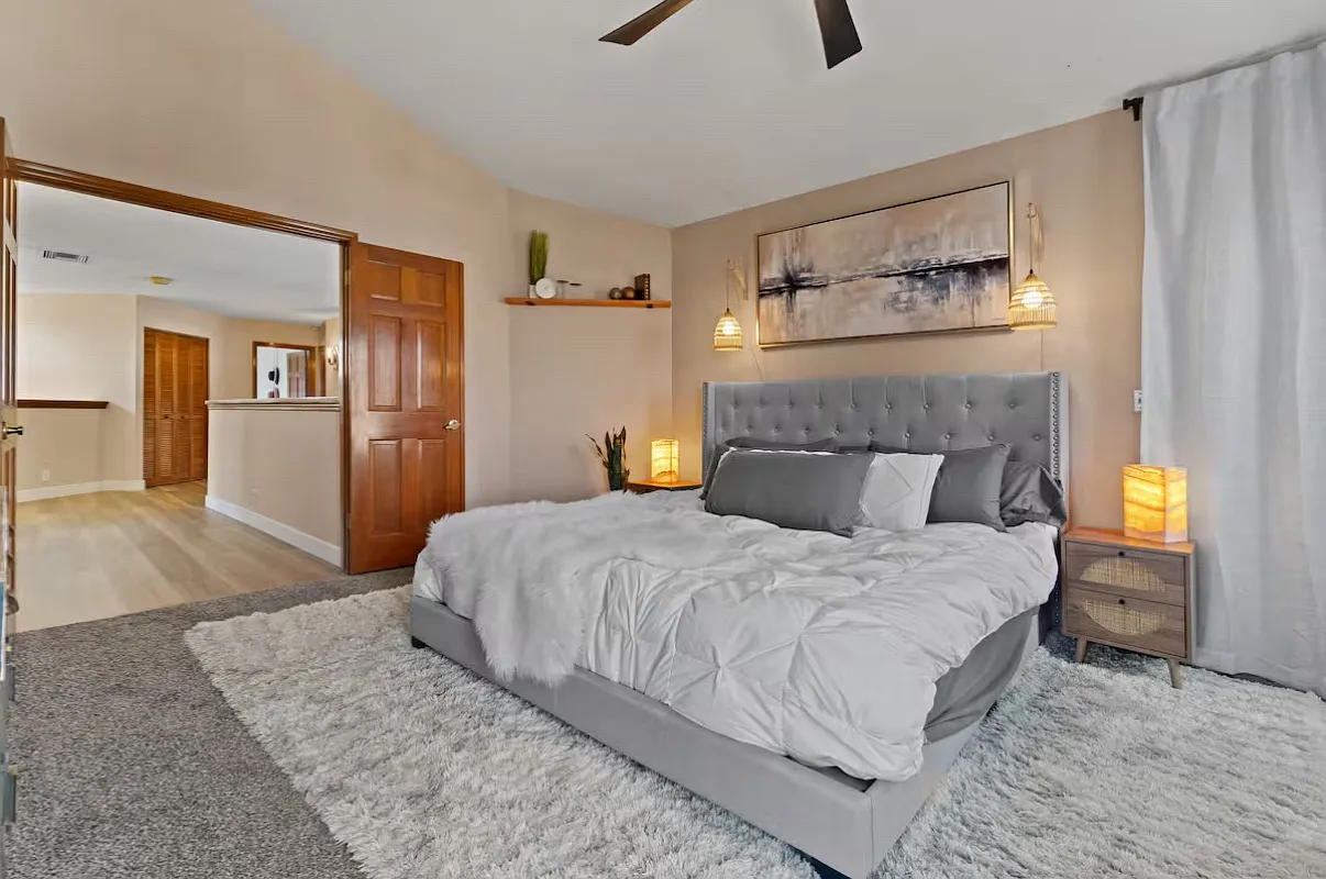 8032 E Redwing Rd — Photo 2