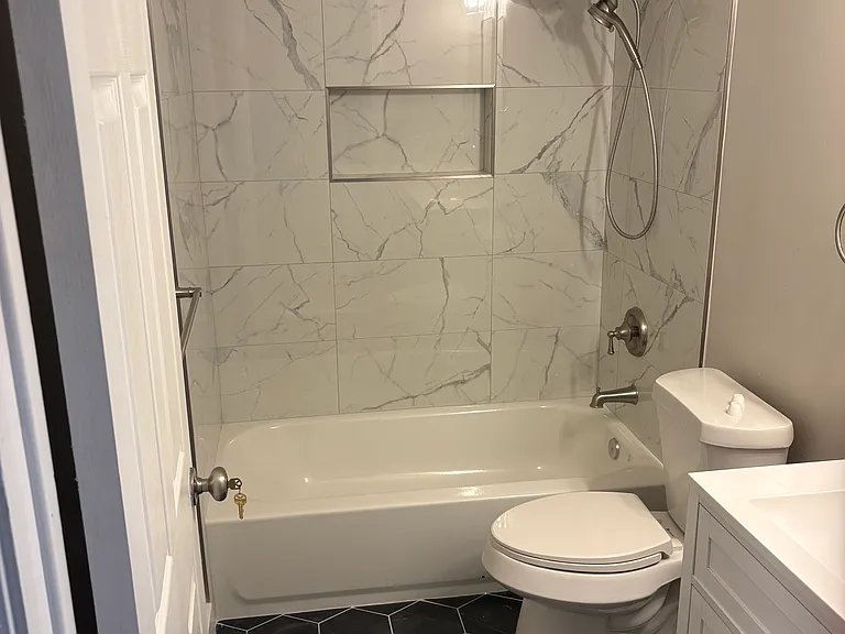 1402 Heritage Dr — Photo 9