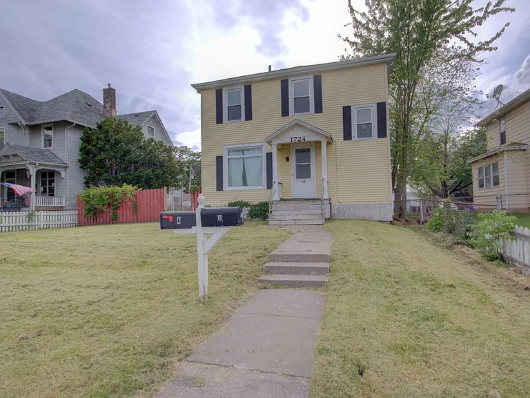 1724 Farnam St — Photo 16