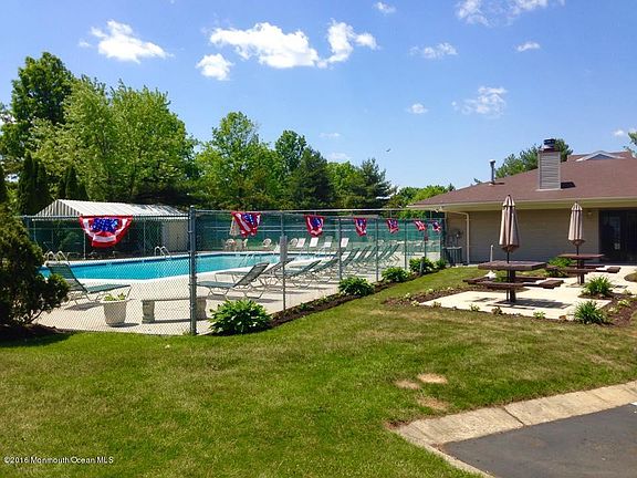 3rd image of 438 Danbury Ln