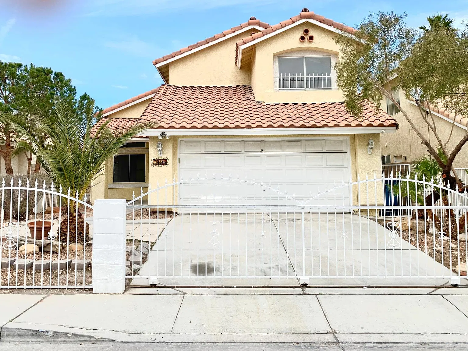 4 bed, 2119 sqft, $2,395 — Photo 1