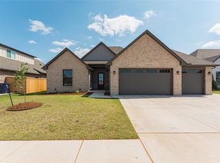 12016 SW 51st St, Mustang, OK 73064
