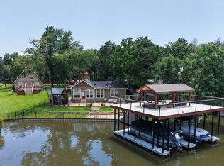 102 Anderson Ln, Mabank, TX 75156