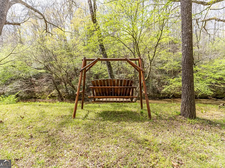 597 Meadow Brook Ln — Photo 12