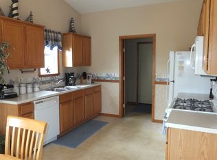 13188 Springhill Dr, Winnebago, IL 61088