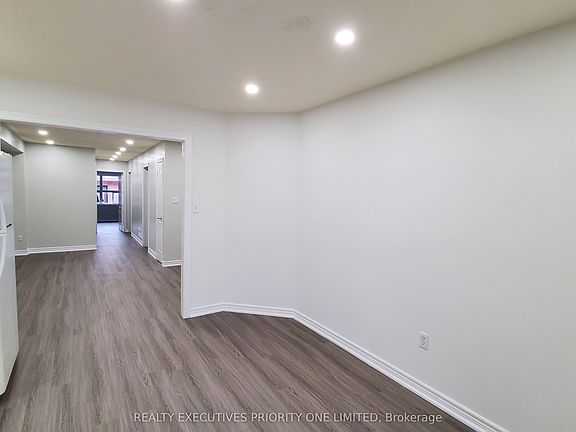 5th image of 18 Ed Quigg Way