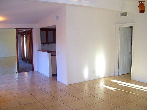 3rd image of 2208 Wallace Ave