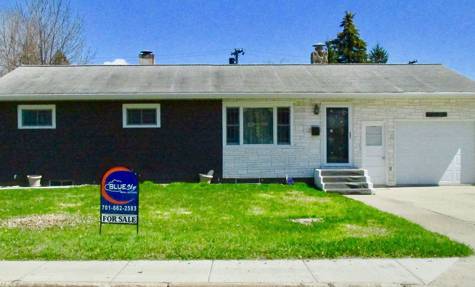 1233 6th St Ne Devils Lake Nd 58301 Zillow