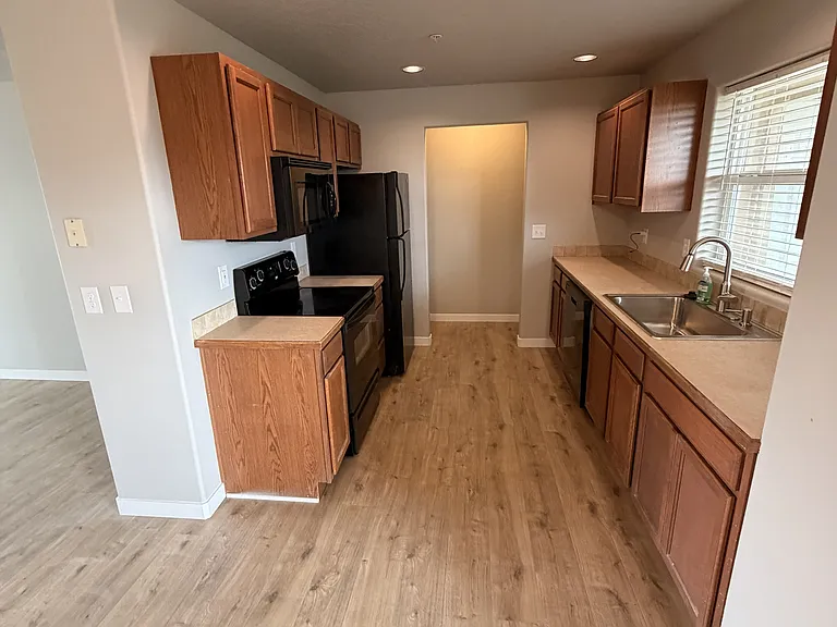 1109 N Midland Blvd #202 — Photo 3