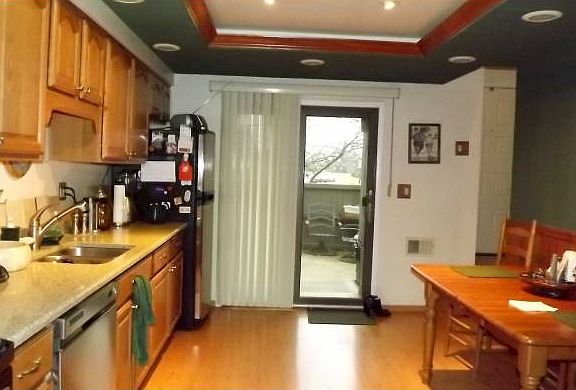 Updated eat in Kitchen