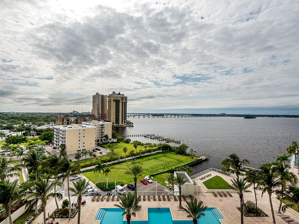 1st image of 3000 Oasis Grand Blvd