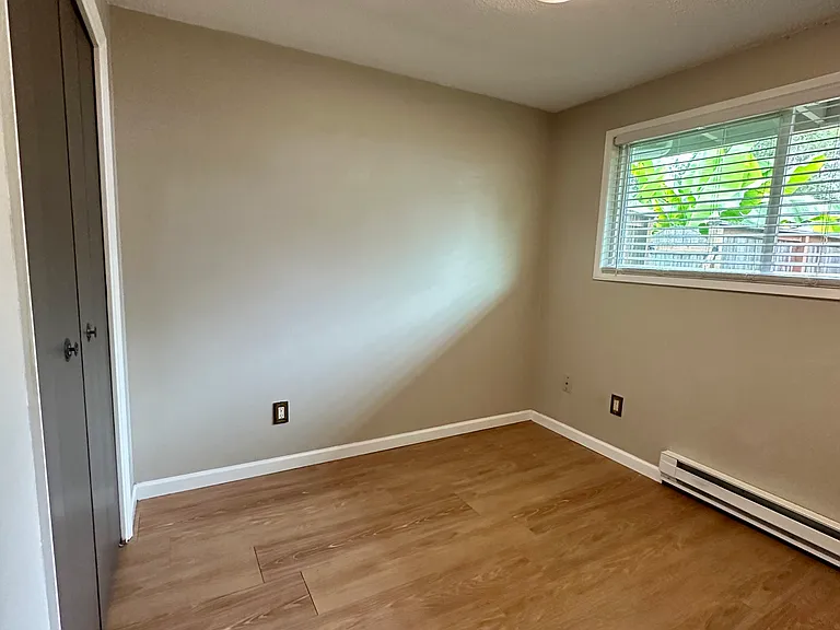 9455 SW Commercial St #9455 — Photo 16