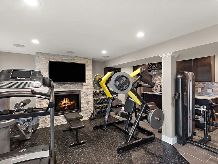 118 Lakeside Dr — Photo 31