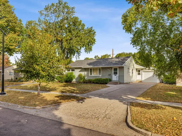 417 24th Ave N, Fargo, ND 58102