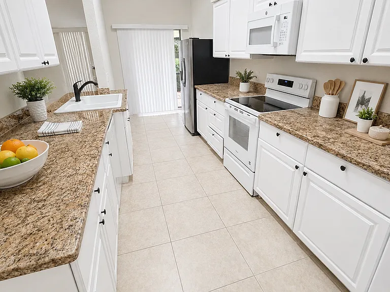 1203 Saxony Cir #B — Photo 4