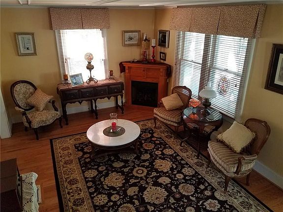5th image of 47 Buffalo St