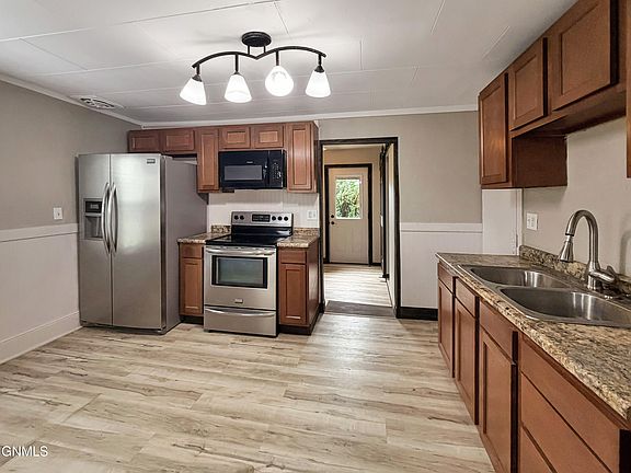 3rd image of 605 West Broadway