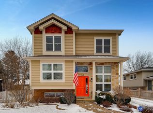 719 N Dee Rd, Park Ridge, IL 60068