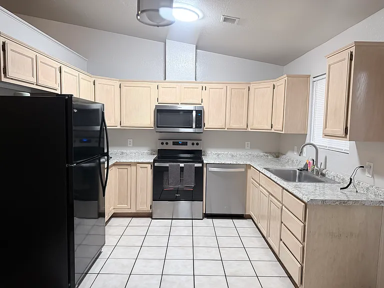 N Constance Dr — Photo 1