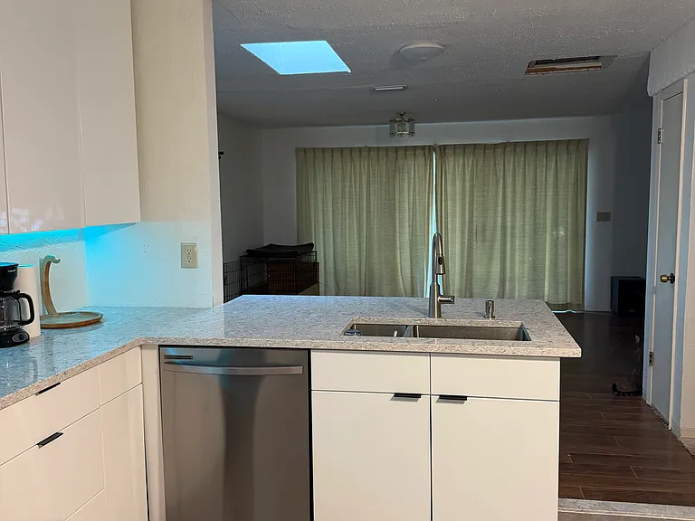 430 S Center St — Photo 5