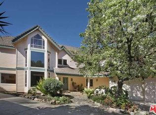 5825 Shirley Ave, Tarzana, CA 91356