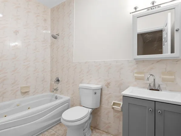 215 South Street image 25 of 37