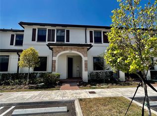 11120 W 32nd Ln, Hialeah, FL 33018