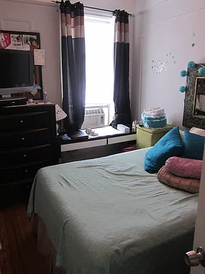 Rented by Realty 2000 Corp | media 102