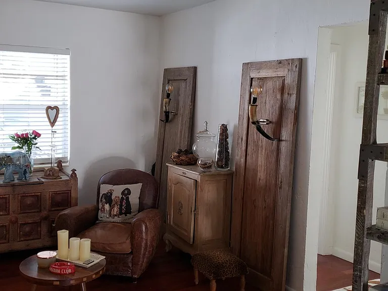 10760 NE 2nd Pl — Photo 3