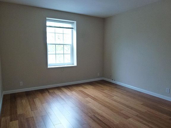 4th image of 979 Ponderosa Ave APT C