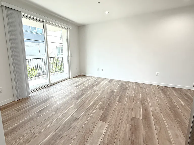 10934 Peach Grove St #201 — Photo 96