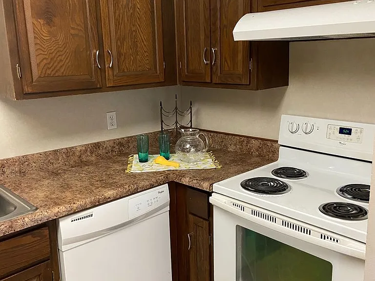The Heights Apartments — Photo 9