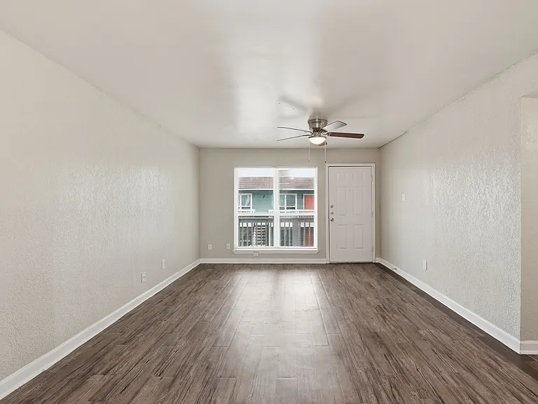 Henderson Grove Apartments — Photo 27